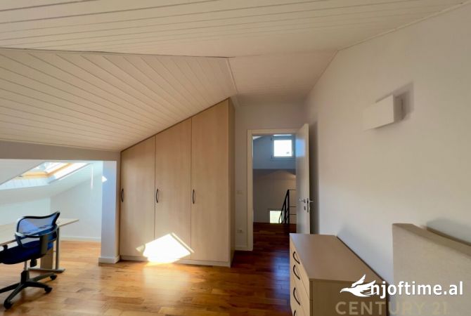 Shtepi me qera Vila Luksoze ne Tirane, 5+1, Mobilimi E mobiluar, Pagesa 4,500  Euro.