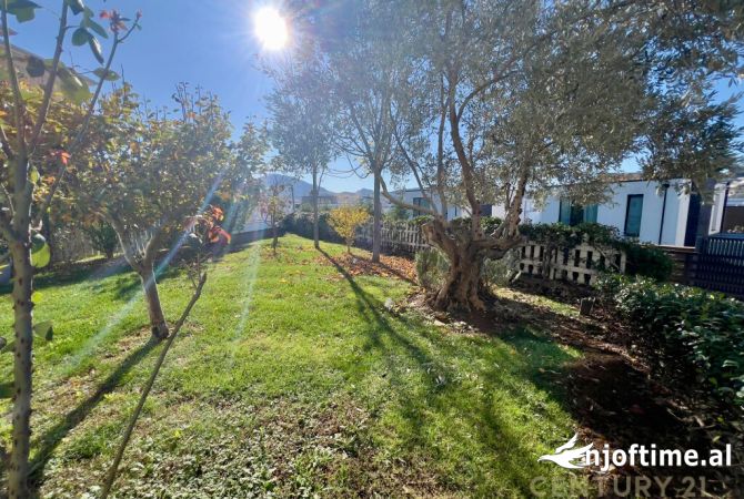 Shtepi me qera Vila Luksoze ne Tirane, 5+1, Mobilimi E mobiluar, Pagesa 4,500  Euro.