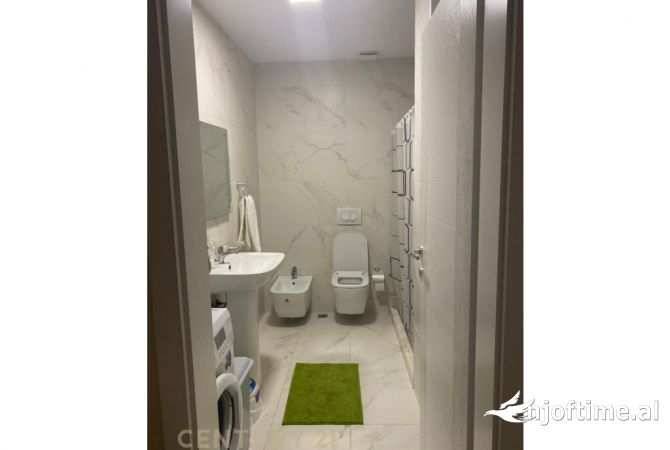 Shtepi ne shitje Apartament ne Tirane, 2+1, Mobilimi E mobiluar, Pagesa 130,000  Euro.