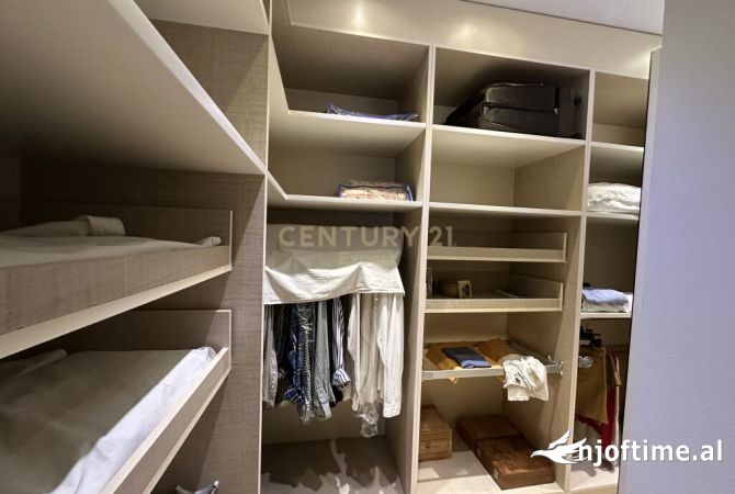 Shtepi ne shitje Apartament ne Tirane, 4+1, Mobilimi E mobiluar, Pagesa 440,000  Euro.