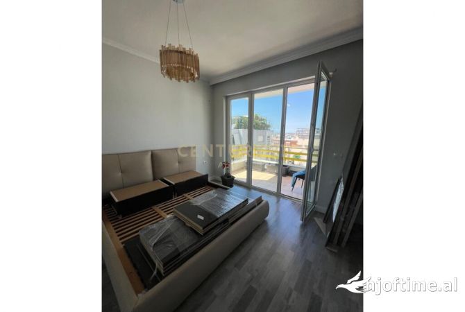 Shtepi ne shitje Apartament ne Tirane, 2+1, Mobilimi E mobiluar, Pagesa 230,000  Euro.