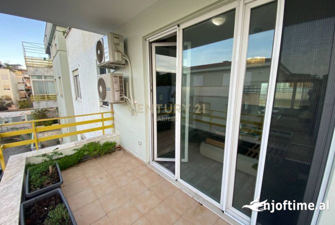 Shtepi ne shitje Apartament ne Tirane, 2+1, Mobilimi E mobiluar, Pagesa 230,000  Euro.