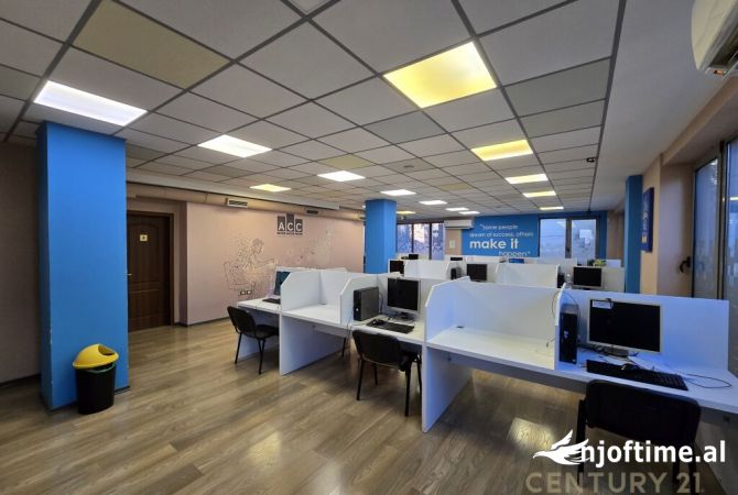 Ambient biznesi me qera 3+1 ne Tirane - 3,500 Euro