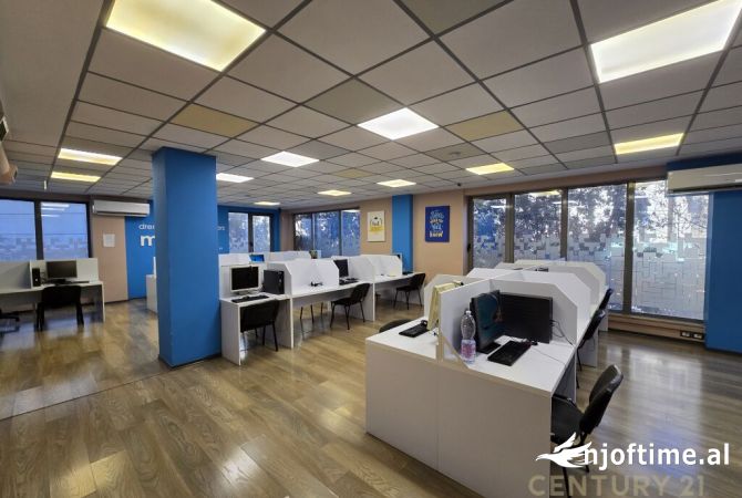 Ambient biznesi me qera 3+1 ne Tirane - 3,500 Euro