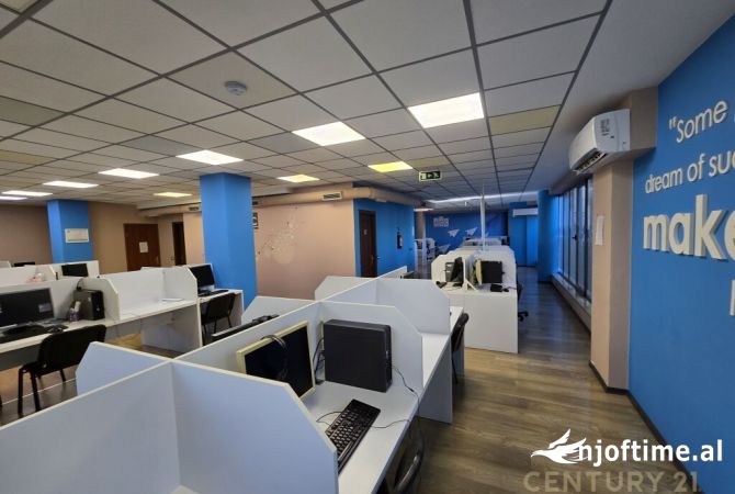 Ambient biznesi me qera 3+1 ne Tirane - 3,500 Euro