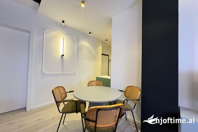 Shtepi me qera Apartament ne Tirane, Garsoniere, Mobilimi E mobiluar, Pagesa 470  Euro.