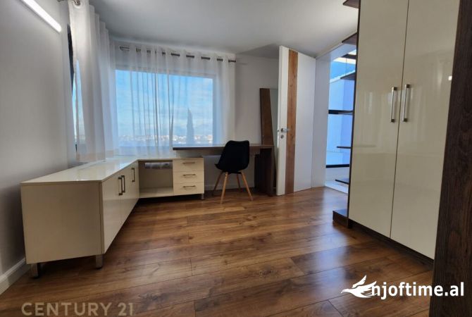 Shtepi ne shitje Vila Luksoze ne Tirane, 4+1, Mobilimi E mobiluar, Pagesa 600,000  Euro.