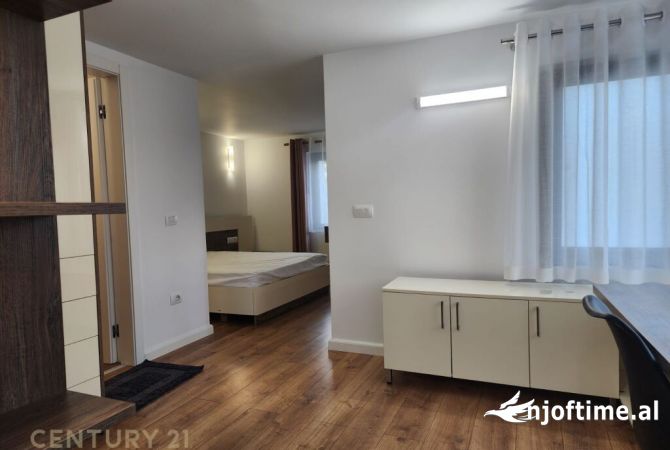 Shtepi ne shitje Vila Luksoze ne Tirane, 4+1, Mobilimi E mobiluar, Pagesa 600,000  Euro.