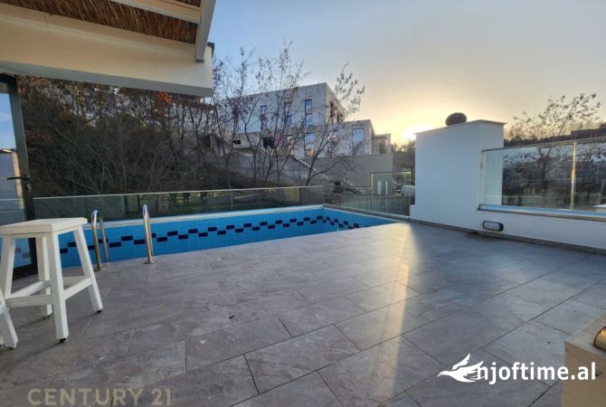 Shtepi ne shitje Vila Luksoze ne Tirane, 4+1, Mobilimi E mobiluar, Pagesa 600,000  Euro.