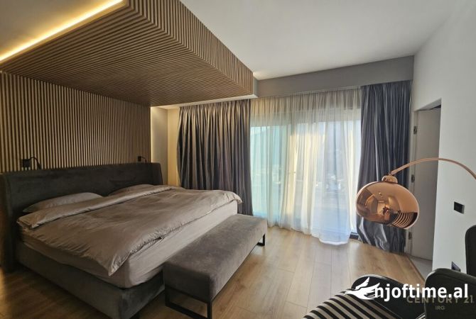 Shtepi ne shitje Vila Luksoze ne Tirane, 3+1, Mobilimi E mobiluar, Pagesa 550,000  Euro.