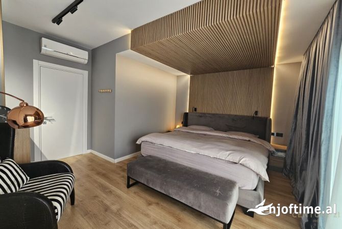 Shtepi ne shitje Vila Luksoze ne Tirane, 3+1, Mobilimi E mobiluar, Pagesa 550,000  Euro.