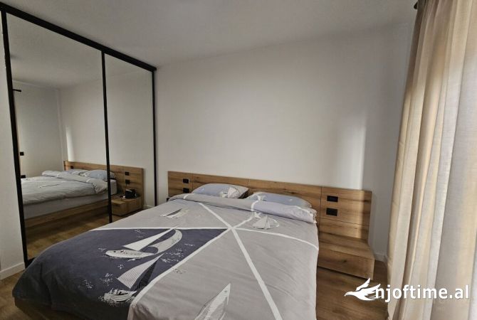 Shtepi ne shitje Vila Luksoze ne Tirane, 3+1, Mobilimi E mobiluar, Pagesa 550,000  Euro.