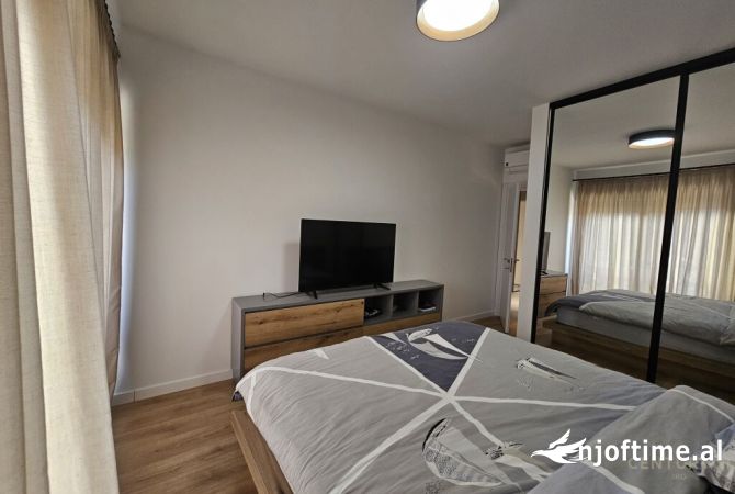 Shtepi ne shitje Vila Luksoze ne Tirane, 3+1, Mobilimi E mobiluar, Pagesa 550,000  Euro.