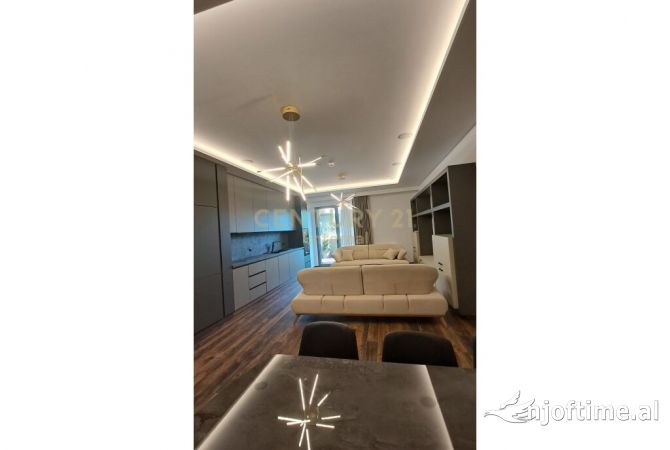 Shtepi me qera 2+1 ne Tirane - 2,500 Euro