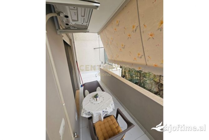 Shtepi ne shitje Apartament ne Tirane, 2+1, Mobilimi E mobiluar, Pagesa 215,000  Euro.