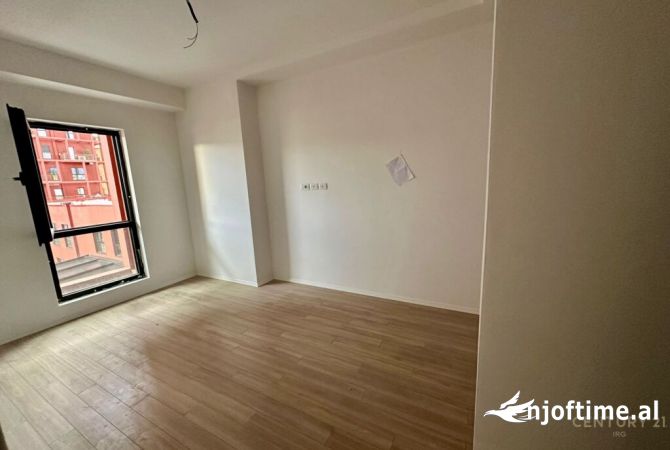 Shtepi ne shitje Apartament ne Tirane, 2+1, Mobilimi E mobiluar, Pagesa 270,000  Euro.
