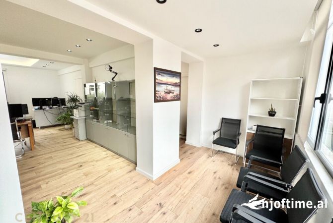 Ambient biznesi me qera 3+1 ne Tirane - 1,000 Euro