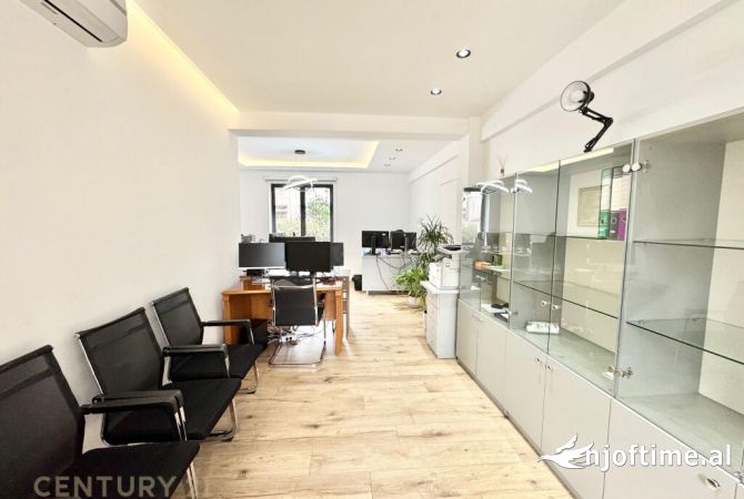 Ambient biznesi me qera 3+1 ne Tirane - 1,000 Euro