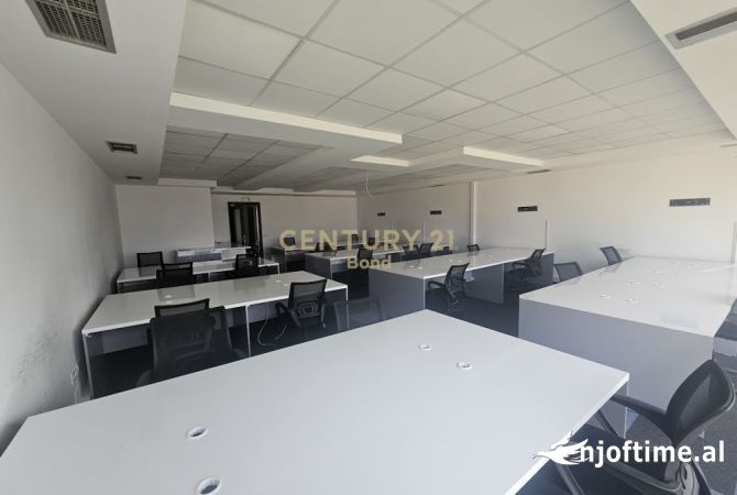 Ambient biznesi me qera 3+1 ne Tirane - 3,150 Euro