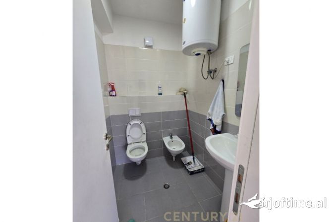 Shtepi me qera Duplex(shtepi me 2 kate) ne Tirane, 3+1, Mobilimi E mobiluar, Pagesa 1,200  Euro.