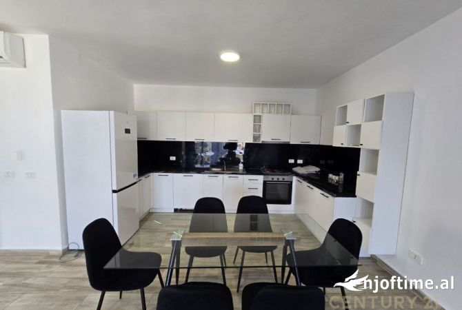 Shtepi me qera Duplex(shtepi me 2 kate) ne Tirane, 3+1, Mobilimi E mobiluar, Pagesa 1,200  Euro.