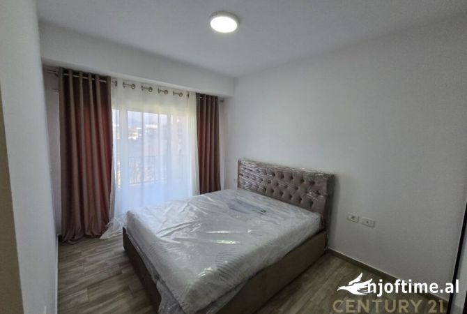 Shtepi me qera Duplex(shtepi me 2 kate) ne Tirane, 3+1, Mobilimi E mobiluar, Pagesa 1,200  Euro.