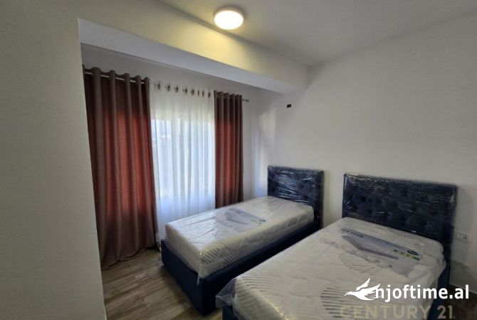 Shtepi me qera Duplex(shtepi me 2 kate) ne Tirane, 3+1, Mobilimi E mobiluar, Pagesa 1,200  Euro.