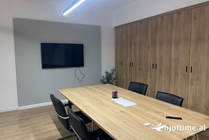 Ambient biznesi me qera 3+1 ne Tirane - 3,500 Euro