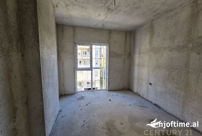 Shtepi ne shitje Apartament ne Tirane, 2+1, Mobilimi Bosh, pa mobiluar, Pagesa 124,000  Euro.