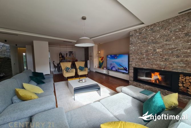 Shtepi me qera Vila Luksoze ne Tirane, 3+1, Mobilimi E mobiluar, Pagesa 4,500  Euro.