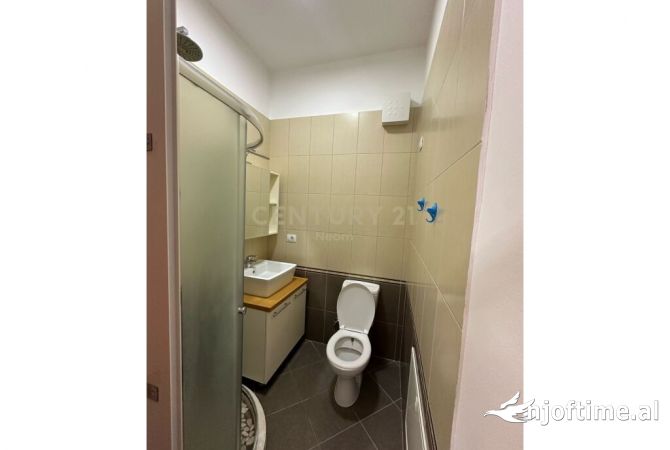 Shtepi ne shitje Apartament ne Tirane, 3+1, Mobilimi E mobiluar, Pagesa 227,000  Euro.