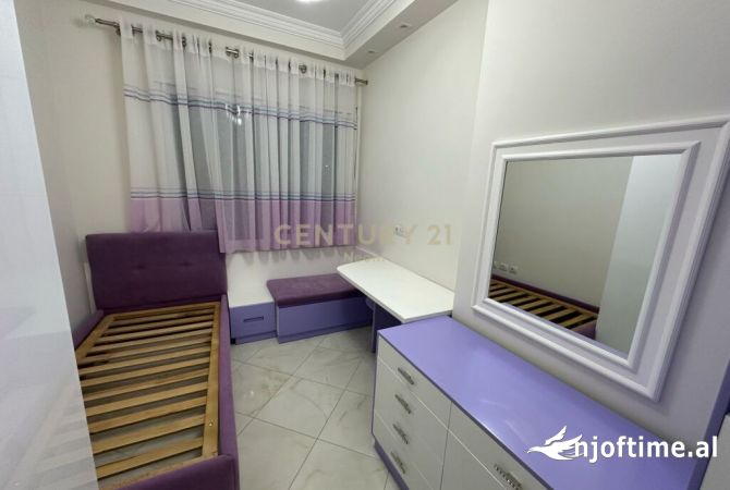 Shtepi ne shitje Apartament ne Tirane, 3+1, Mobilimi E mobiluar, Pagesa 227,000  Euro.