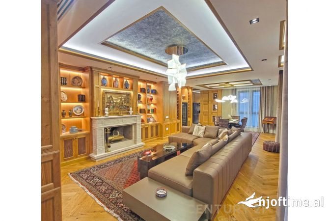 Shtepi ne shitje Penthose(kati i fundit panoramik) ne Tirane, 6+1, Mobilimi E mobiluar, Pagesa 1,600,000  Euro.