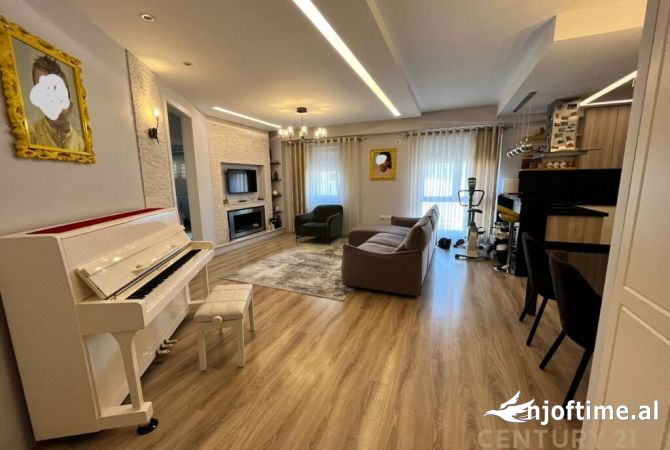 Shtepi me qera 3+1 ne Tirane - 1,200 Euro