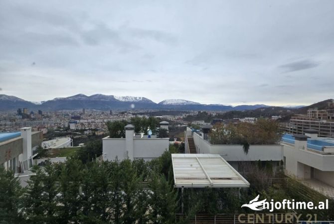 Shtepi ne shitje Vila Luksoze ne Tirane, 4+1, Mobilimi Bosh, pa mobiluar, Pagesa 580,000  Euro.