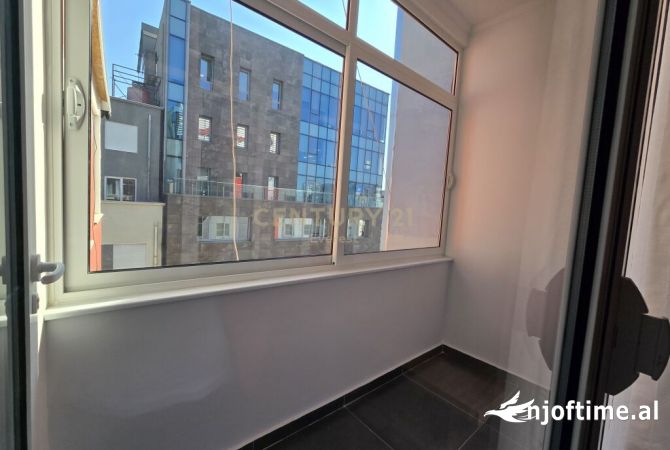 Shtepi ne shitje Apartament ne Tirane, 2+1, Mobilimi E mobiluar, Pagesa 148,000  Euro.