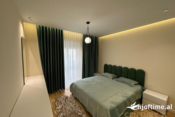 Shtepi ne shitje Apartament ne Tirane, 2+1, Mobilimi E mobiluar, Pagesa 249,000  Euro.