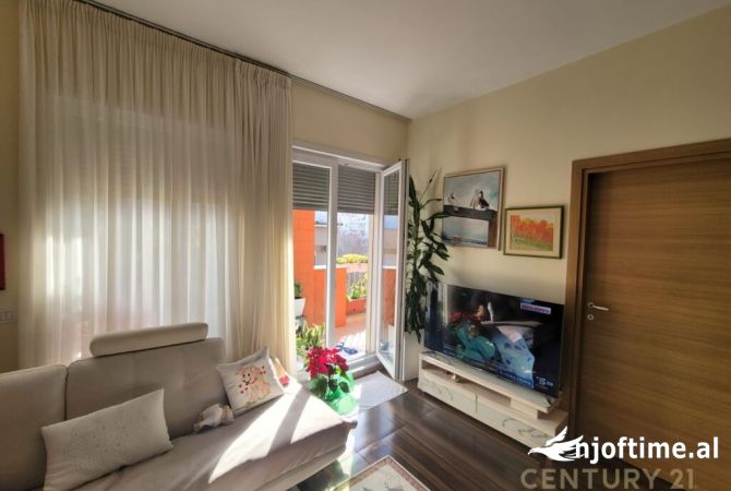 Shtepi ne shitje Apartament ne Tirane, 2+1, Mobilimi E mobiluar, Pagesa 207,000  Euro.