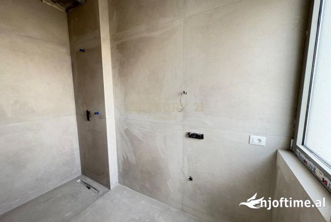 Shtepi ne shitje Apartament ne Tirane, 2+1, Mobilimi Bosh, pa mobiluar, Pagesa 378,000  Euro.