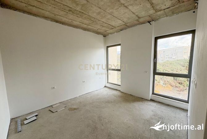 Shtepi ne shitje Apartament ne Tirane, 2+1, Mobilimi Bosh, pa mobiluar, Pagesa 378,000  Euro.