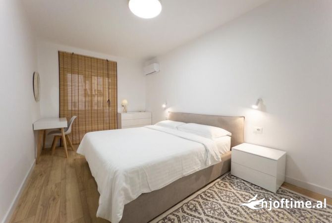 Shtepi ne shitje Apartament ne Tirane, 2+1, Mobilimi E mobiluar, Pagesa 310,000  Euro.