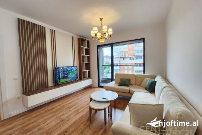 Shtepi me qera 2+1 ne Tirane - 1,200 Euro