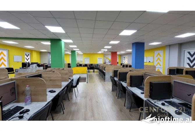 Ambient biznesi me qera 3+1 ne Tirane - 6,500 Euro