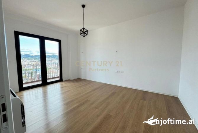 Shtepi ne shitje Apartament ne Tirane, 3+1, Mobilimi Bosh, pa mobiluar, Pagesa 422,000  Euro.