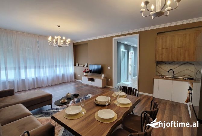 Shtepi me qera 2+1 ne Tirane - 900 Euro