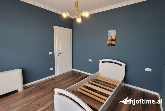 Shtepi me qera Apartament ne Tirane, 2+1, Mobilimi E mobiluar, Pagesa 900  Euro.