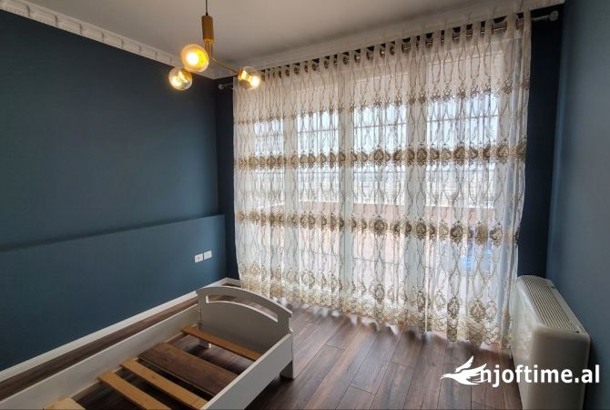 Shtepi me qera Apartament ne Tirane, 2+1, Mobilimi E mobiluar, Pagesa 900  Euro.