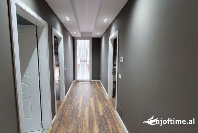 Shtepi me qera Apartament ne Tirane, 2+1, Mobilimi E mobiluar, Pagesa 900  Euro.