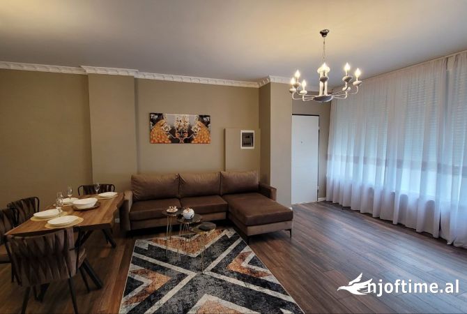 Shtepi me qera 2+1 ne Tirane - 900 Euro