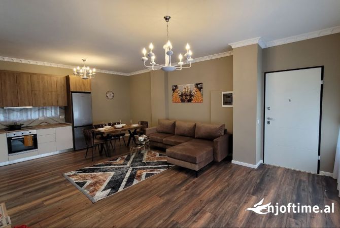 Shtepi me qera Apartament ne Tirane, 2+1, Mobilimi E mobiluar, Pagesa 900  Euro.